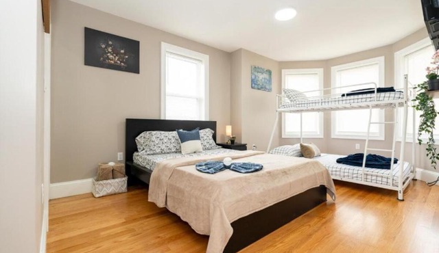 3BR Boston Hideaway - Pet-Friendly - Steps to Franklin Park & Red Line 558-3