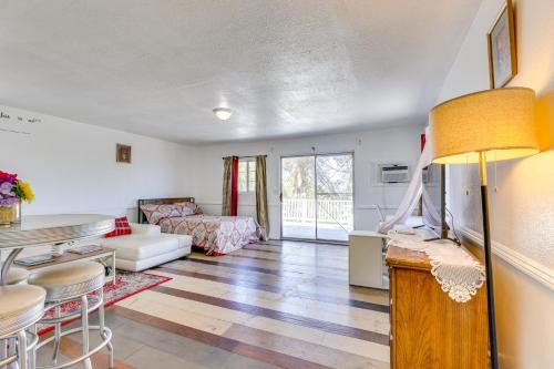 4 Mi to Shore: Lake Elsinore Studio w/Mtn Views