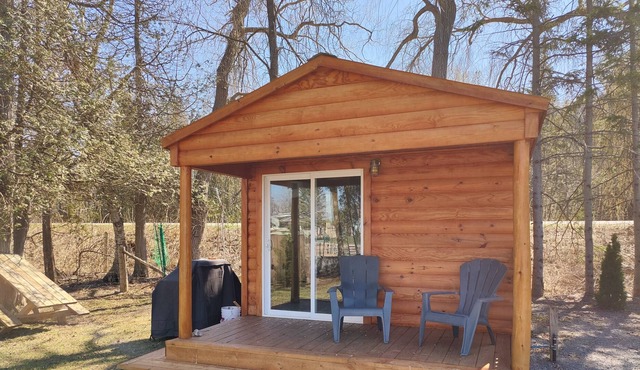 5 minute walk to Sandbanks Beach! In the heart Prince Edward County