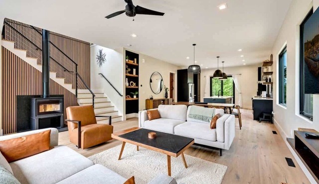 6BR Designer Retreat · Walk to Downtown Egg Harbor