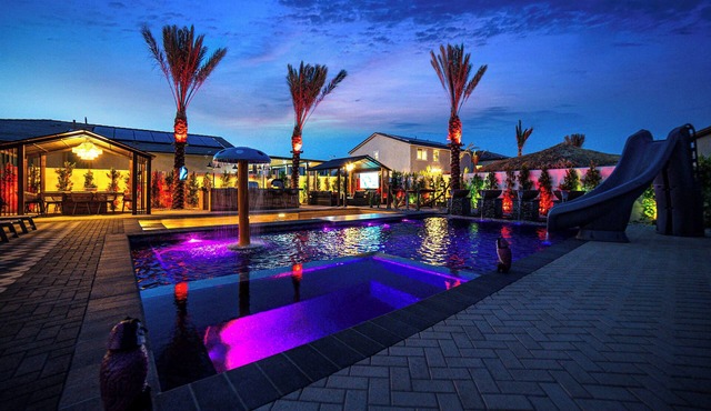 7 bedrooms! 9 beds! Exclusive Resort- Sol & Luna