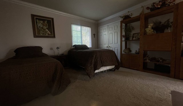7 minutes to grocery and wine country - 1 bed/1bath w/laundry and full kitchen.
