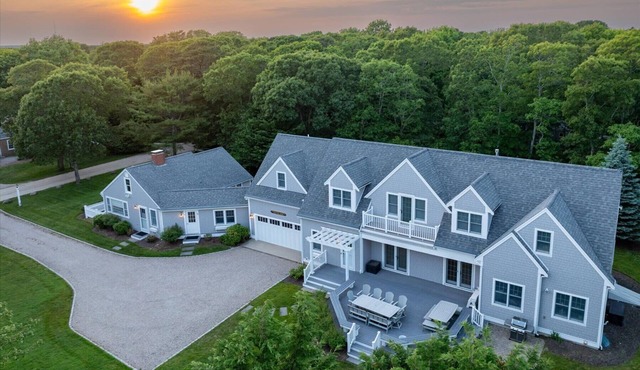7BR Estate · One Block to Ocean · Sleeps 22
