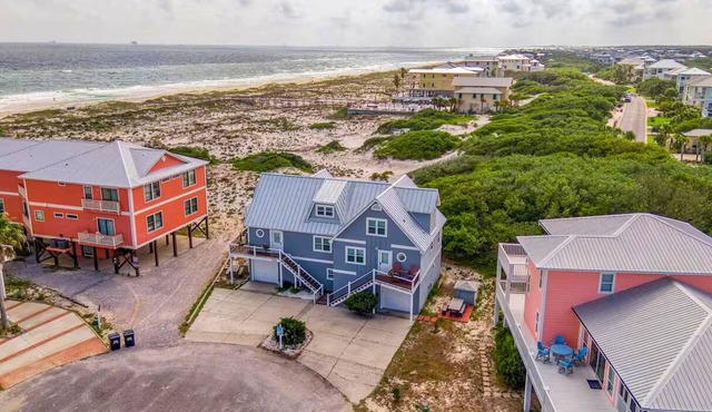 8BR Beach House, Sweeping Direct Gulf Views, Sleeps 20, Steps to Sand, 7 Pools