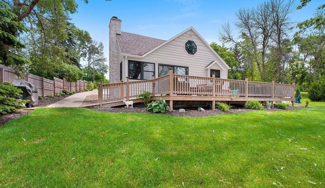 A beautiful bayside cottage perfect for family stays!