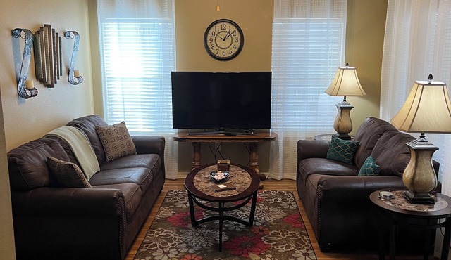A beautiful clean home, ready to receive guests, in a cozy ambient setting.
