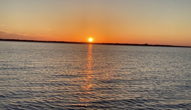 A Beautiful Condo On The Beach of Pass Christian! 2 Bedroom2Bath - nSleeps 4!