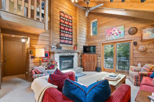 A Little House in the Woods by Simple Life Rentals