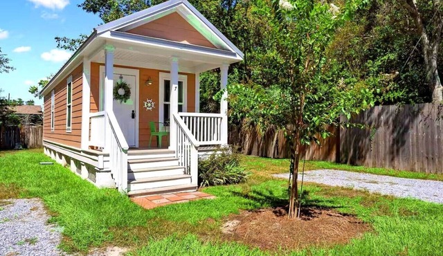 A Peaceful Pearl — Walkable Downtown Ocean Springs