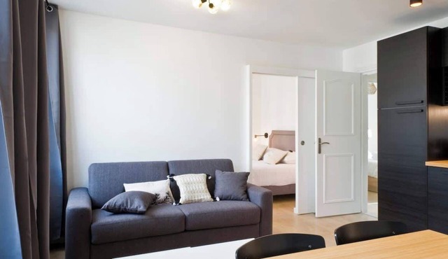A Pleasant 2-BR near Nation and Charonne