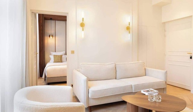 A Sophisticated 1-BR with Services in La Madeleine