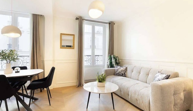 A Welcoming Loft Studio in Batignolles