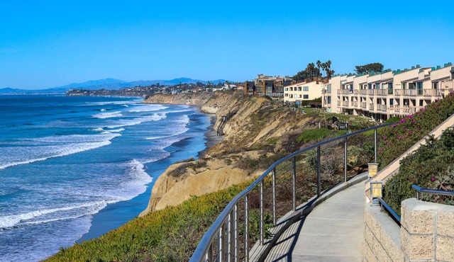 Absolutely Beachin' Seascape's Triple Crown Townhome, Near Beach, Pool