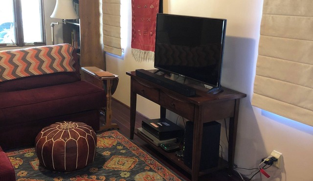 Adorable 2-bedroom cottage in Casitas Springs