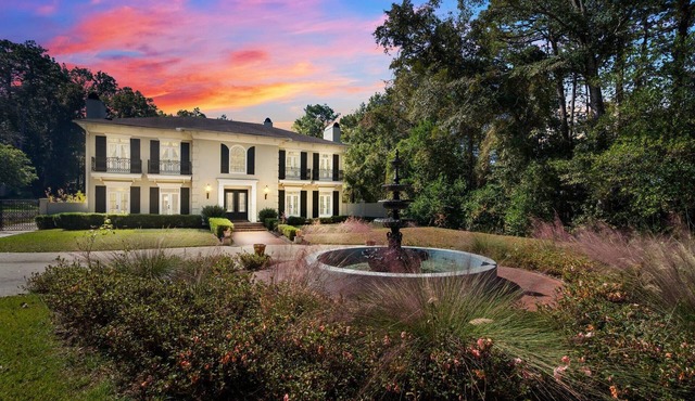 AL Oasis | Sleeps 12 | Hot Tub | Sauna | Pool Table