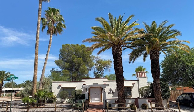 All inclusive home in the center of Green Valley