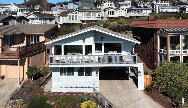 Amazing Beach House with Views. Steps to the beach
