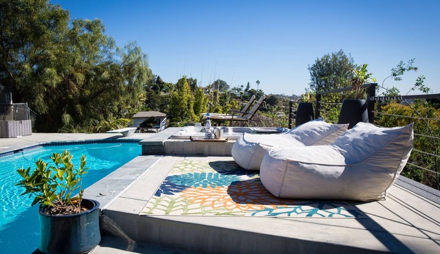 Amazing Views with Heated Pool and Jacuzzi Near Beach