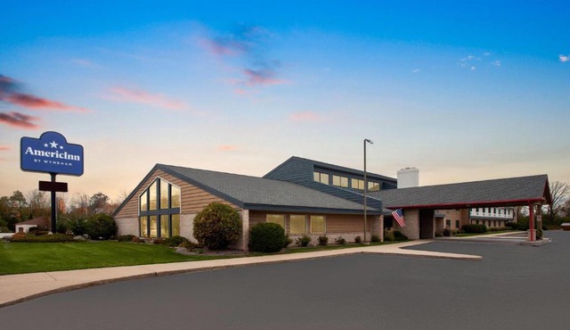 AmericInn by Wyndham Green Bay West