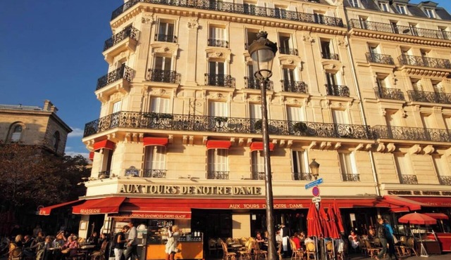AN AUTHENTIC & COMFORTABLE PARISIAN STAY JUST STEPS FROM JARDIN DU LUXEMBOURG