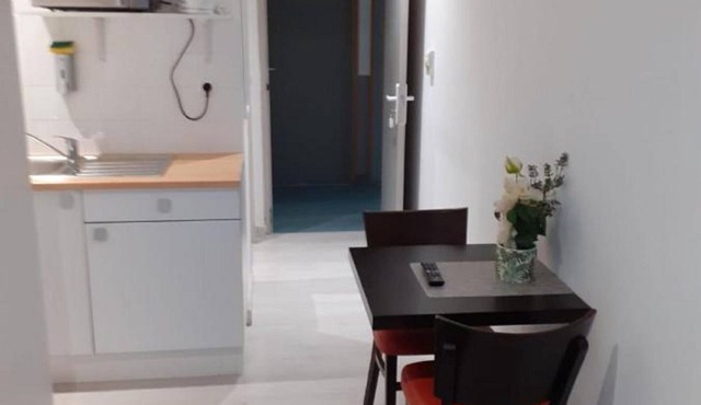 Apparthotel Area, Studios avec Salles de bains et kitchenettes privatives et Chambres avec cuisine et salle de bains communes