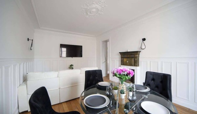 Apt Balcony-Passy-Mobility lease