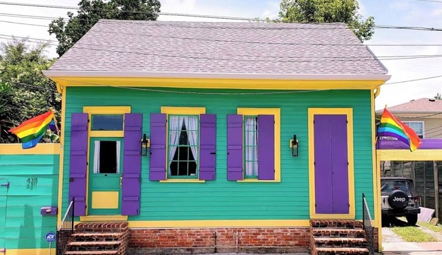 Artsy 1BR Creole Cottage on the Mississippi Riverfront