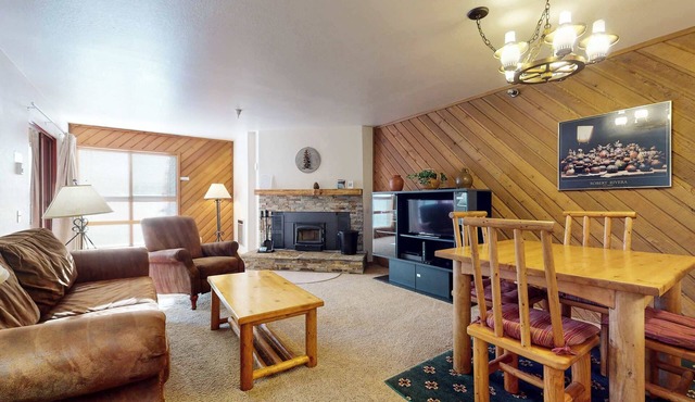 Aspen Creek Shared Amenities | Near Hiking!