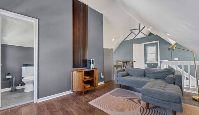 Attic Haven in the Pulse of the DC’s Vibrant Buzz!