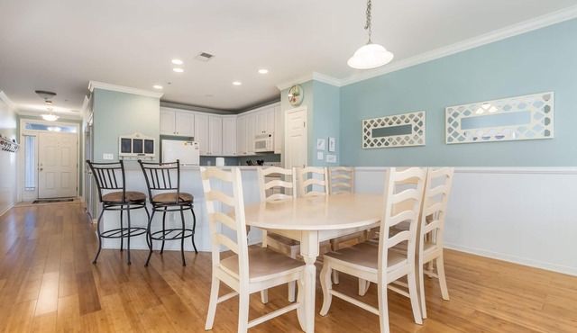 August Discounts and Short Stays Sunset Island 4 Fountain Drive East, Unit 3A