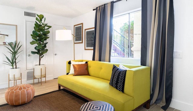 B5- Desert Gem, Spacious, Welcoming, 2BR