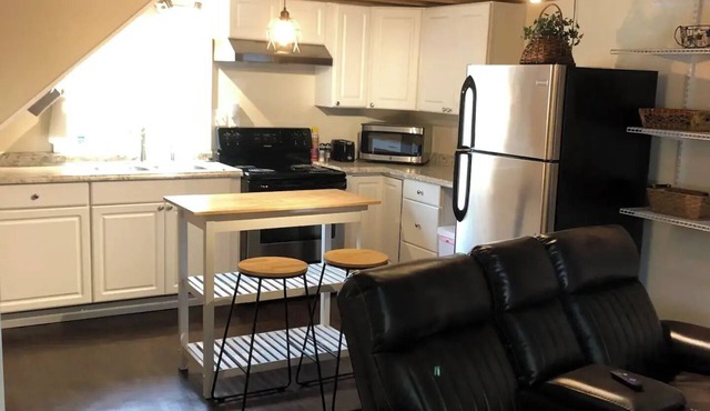 Bakers Ridge Loft - Near WVU Evansdale Campus, hospitals, stadium, & coliseum