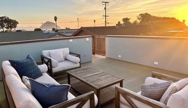 Beach tract monthly rental, walk to the beach with a rooftop deck!