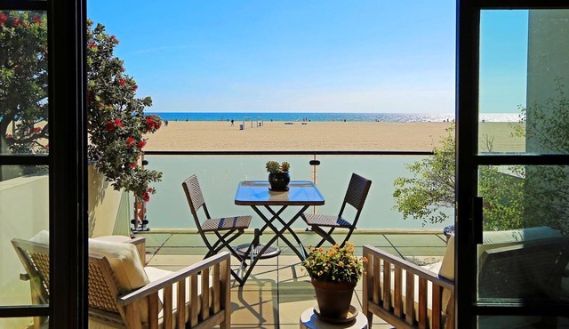 Beachfront Architectural lease on border of Santa Monica and Venice!