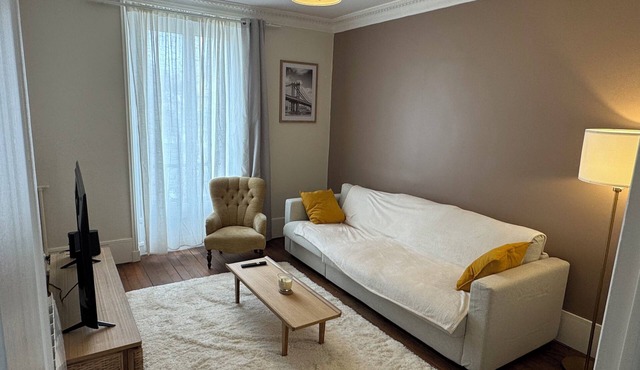 Beautiful apartment two minutes from Paris