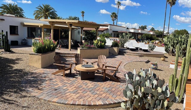 Beautiful Home on Golf Course with Stunning Views and NEW covered pergola/patio