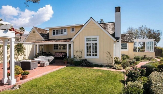 Beautiful Vacation Home overlooking Rincon Beach!