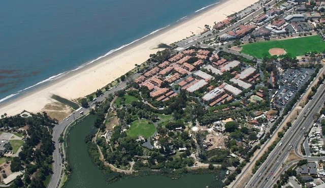 Best SB Beach Location + Amenities . Pool Gym Tennis Garage