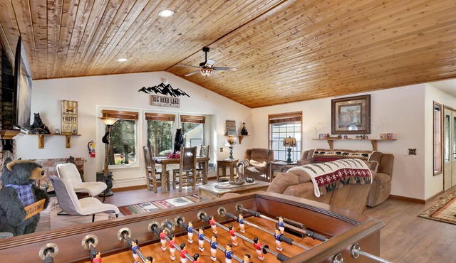 Big Bear Frontier- Hot Tub- Games Relaxing Central Retreat