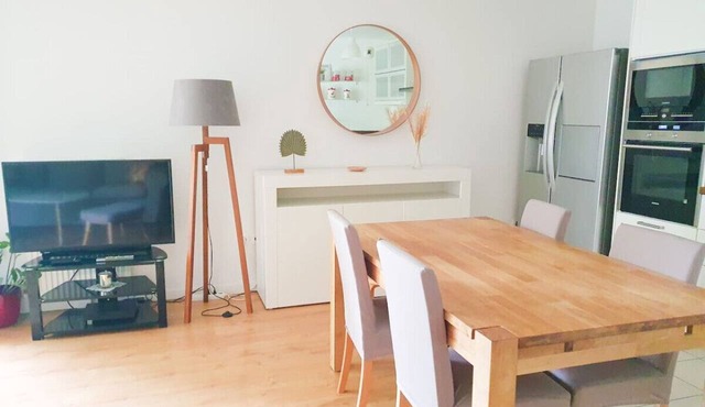 Big flat close to the velodrome and national golf