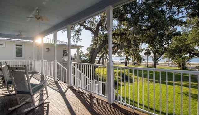 Biloxi Beach House directly across from beach close to all main attractions