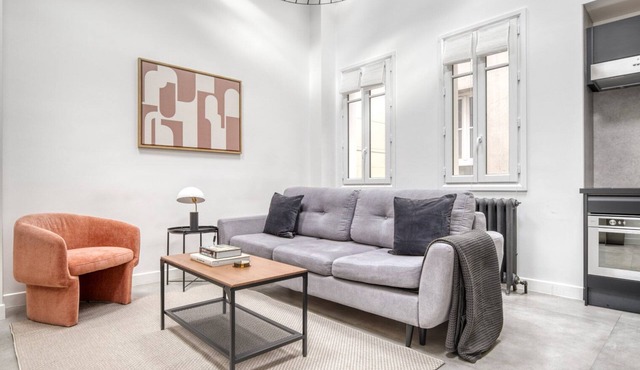 Blueground | Monceau, a/c, nr Parc Monceau