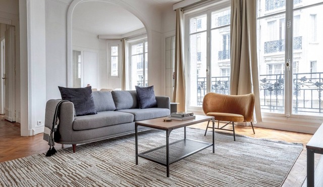 Blueground | Passy, balcony & elevator, nr Seine