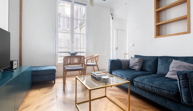 Blueground | Place Vendôme, fully equipped