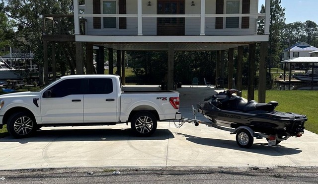 Brand new right on the water walking distance to the Jordan river steamer.