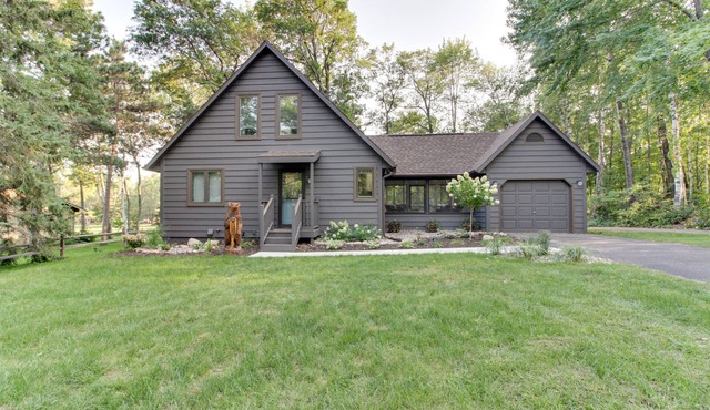 Breezy Point Cabin: Deck w/Golf Course Views!