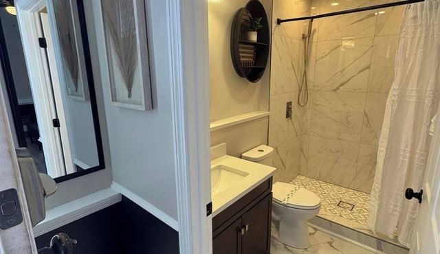 Bright & Stylish studio featuring an open layout, sleek finishes & fully furnished comfort.