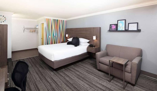 Budget-Friendly Stay in Signature Temecula! Onsite Pool, Near Old Town Temecula