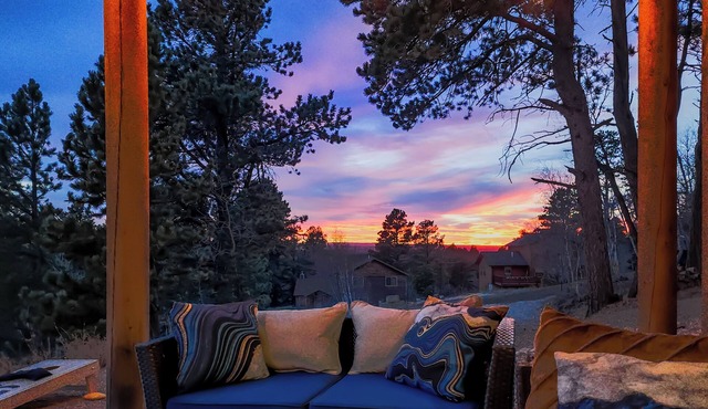 Camp Gold 4-season Luxury Cabin at Terry Peak, SD, Camp Gold Black HIlls