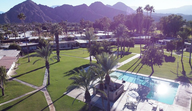 Casa de Murales - Mountain Views & Festival fun in tranquil Indian Wells